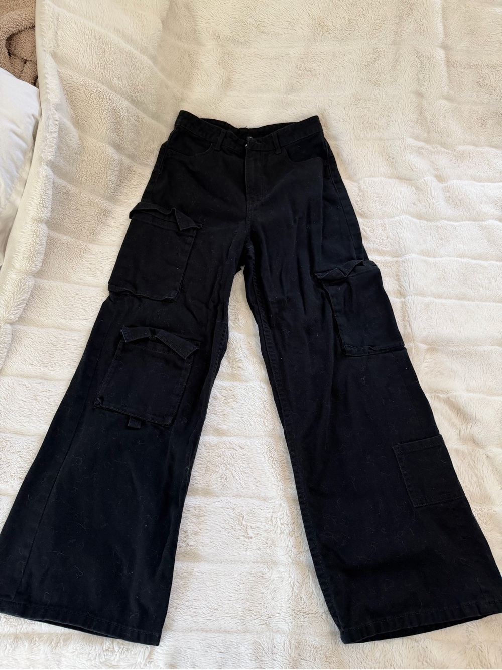 Divided Black Wide-Leg Cargo Jeans with Utility Pockets
